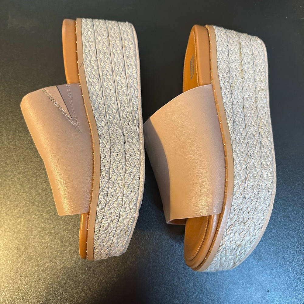 Fitflop Beige Eloise Platform Slides in size 6.  Excellent condition. - Picture 8 of 11